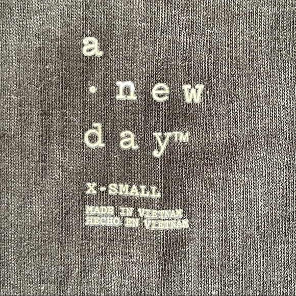a new day Short Sleeve Ribbed Black Tee NWT - Picture 2 of 6